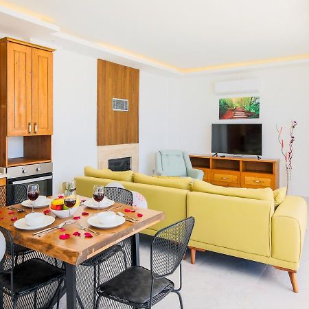Villa 3 Sleeps 4 Isolated Honeymoon-Villa Lale Uzumlu  エクステリア 写真