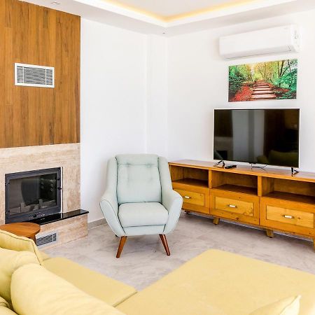 Villa 3 Sleeps 4 Isolated Honeymoon-Villa Lale Uzumlu  エクステリア 写真