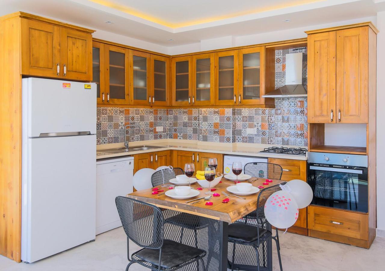 Villa 3 Sleeps 4 Isolated Honeymoon-Villa Lale Uzumlu  エクステリア 写真